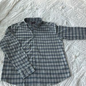 UNTUCKit long sleeve men’s shirt